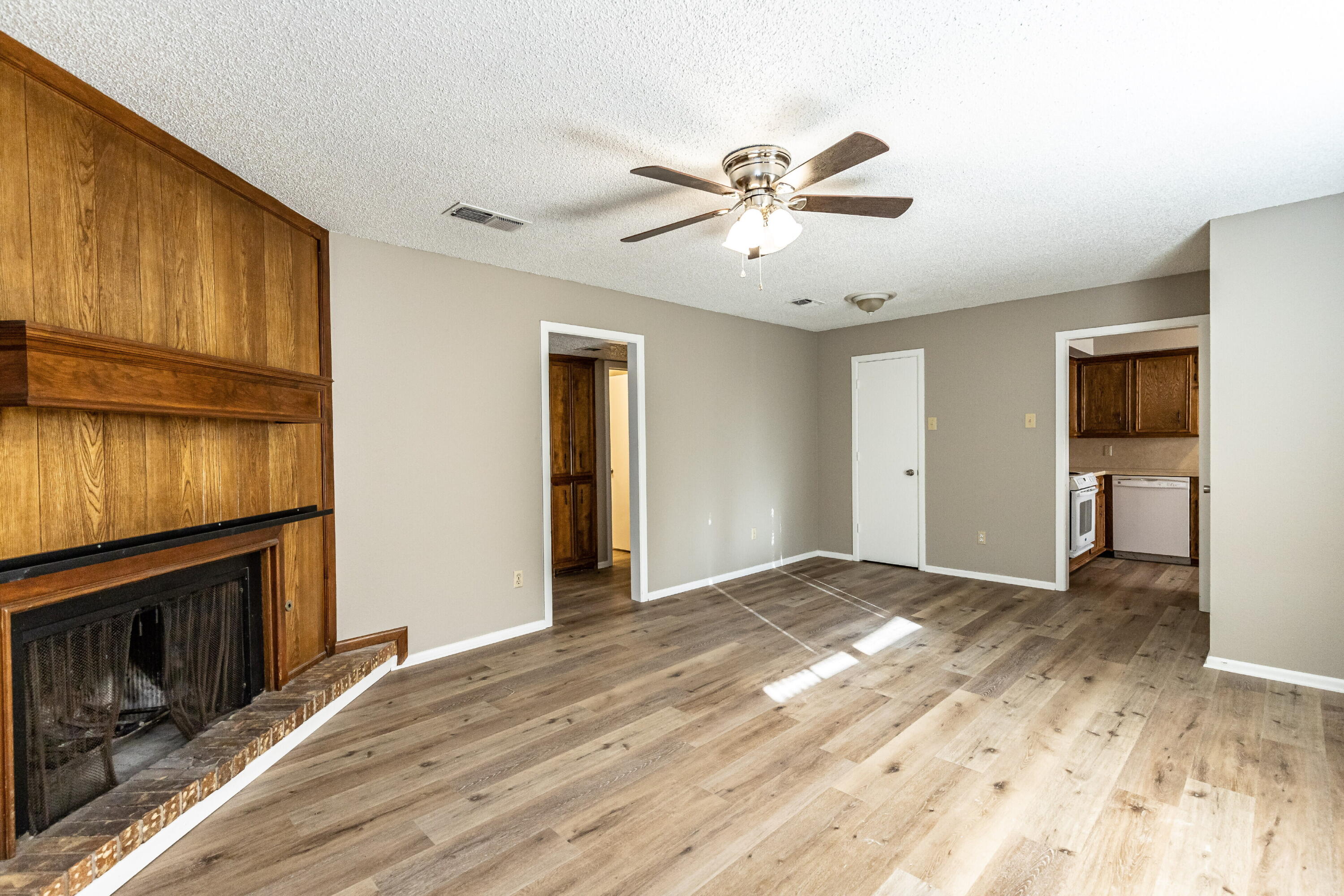 7406 Waco Avenue, Unit D Lubbock, TX 79423 - Photo 4 of 16 4