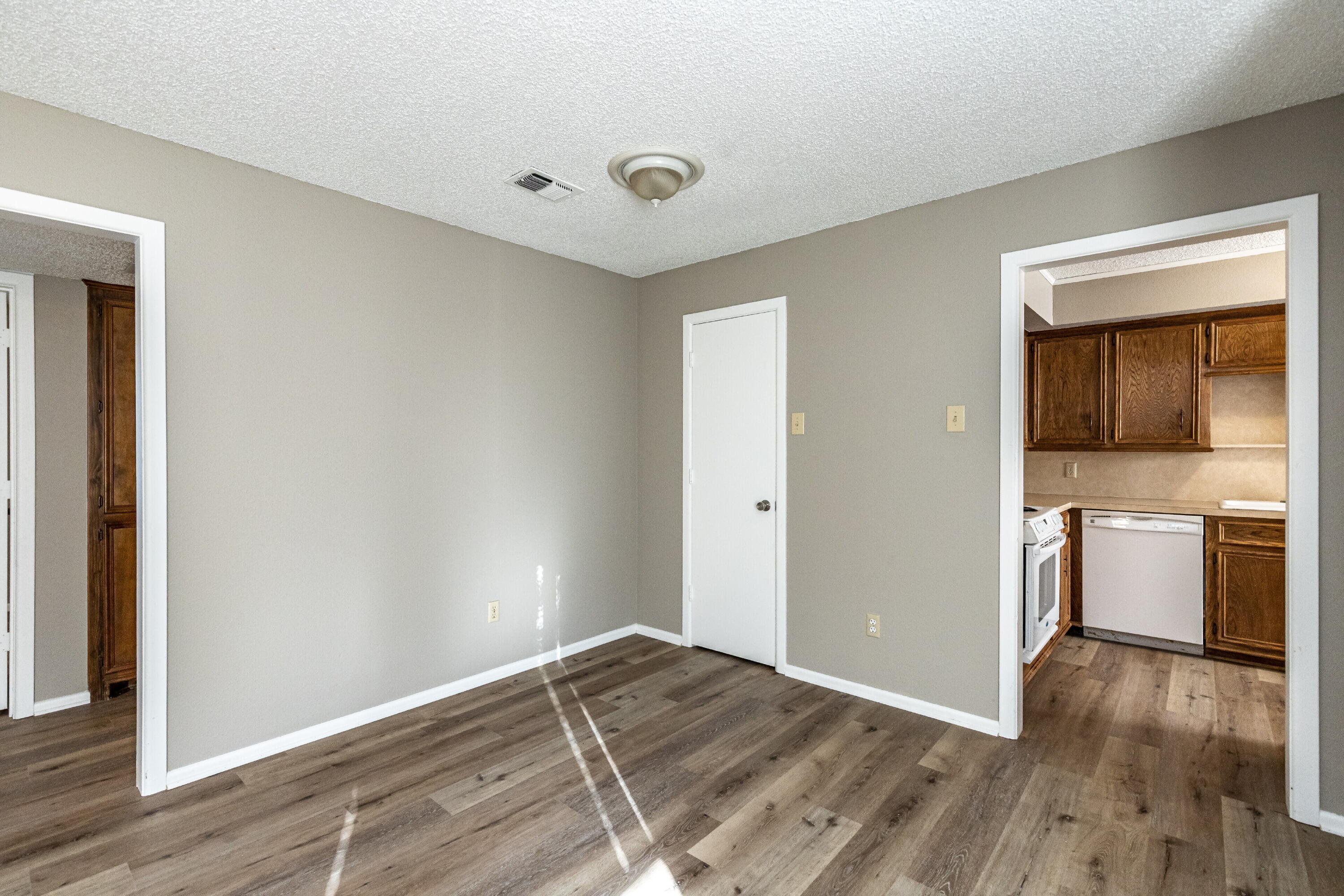 7406 Waco Avenue, Unit D Lubbock, TX 79423 - Photo 5 of 16 5