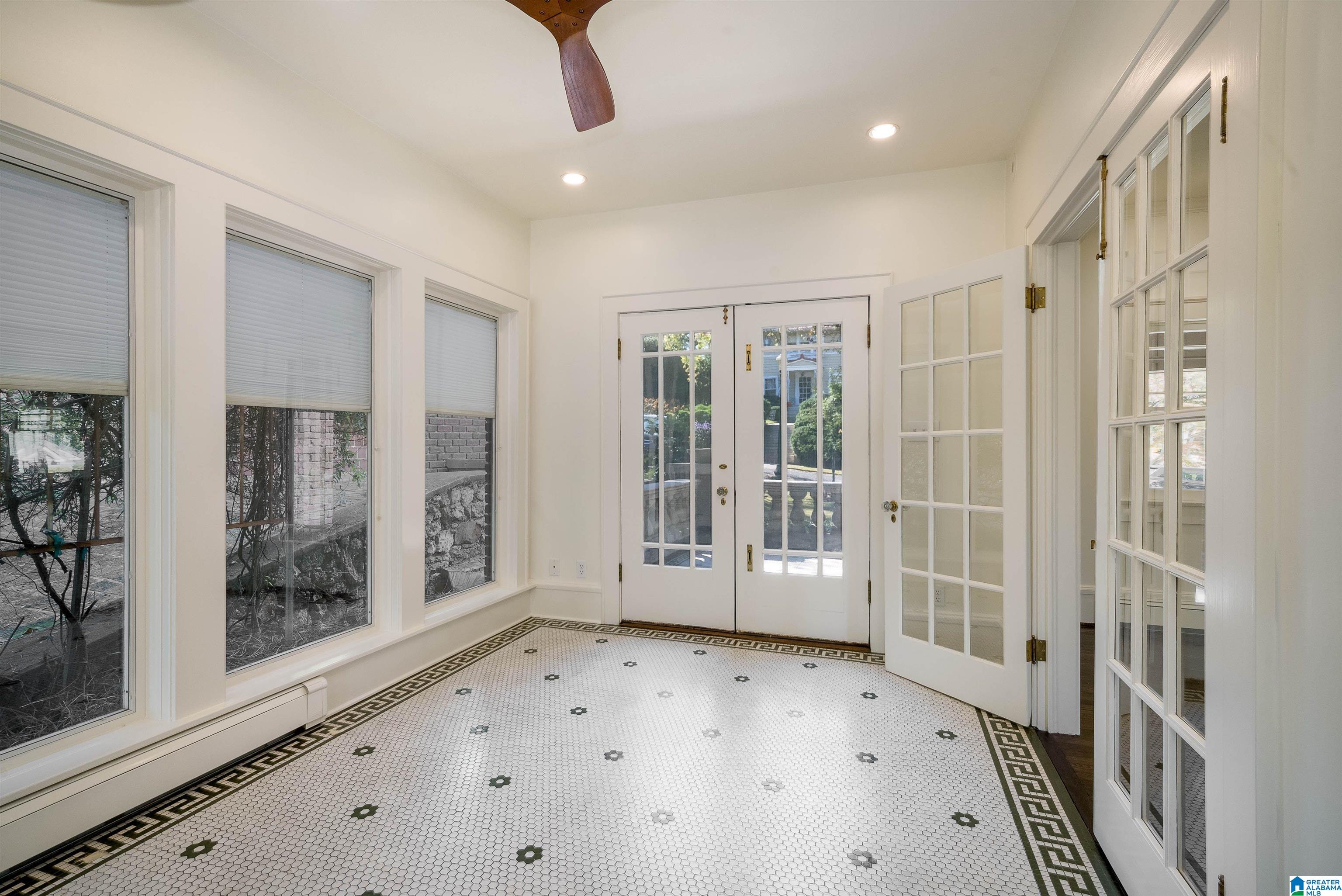 1011 Glen View Road Birmingham, AL 35222 - Photo 9 of 35