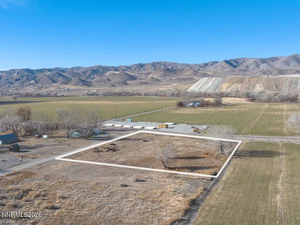 a view of an outdoor space and lakeside