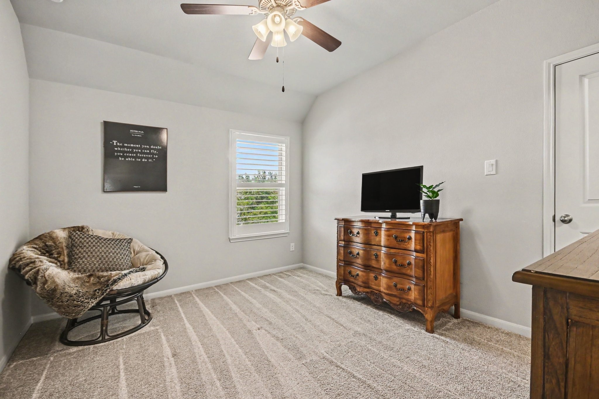 641 Kickapoo Court Webster, TX 77598 - Photo 32 of 39 Upstairs Bedroom 2