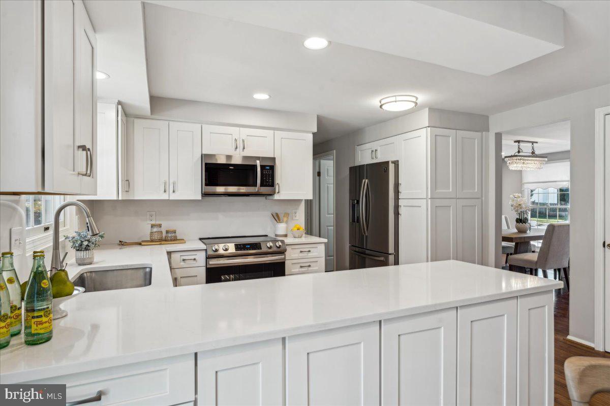 12417 Rock Ridge Road Herndon, VA 20170 - Photo 12 of 43 Gallery Image 12