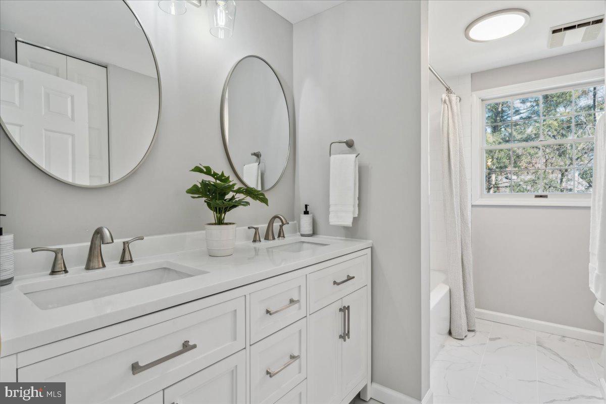 12417 Rock Ridge Road Herndon, VA 20170 - Photo 22 of 43 Gallery Image 22