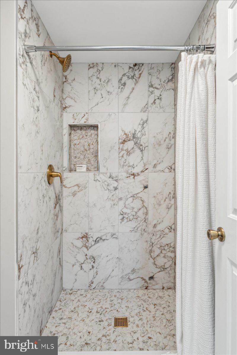 12417 Rock Ridge Road Herndon, VA 20170 - Photo 23 of 43 Gallery Image 23