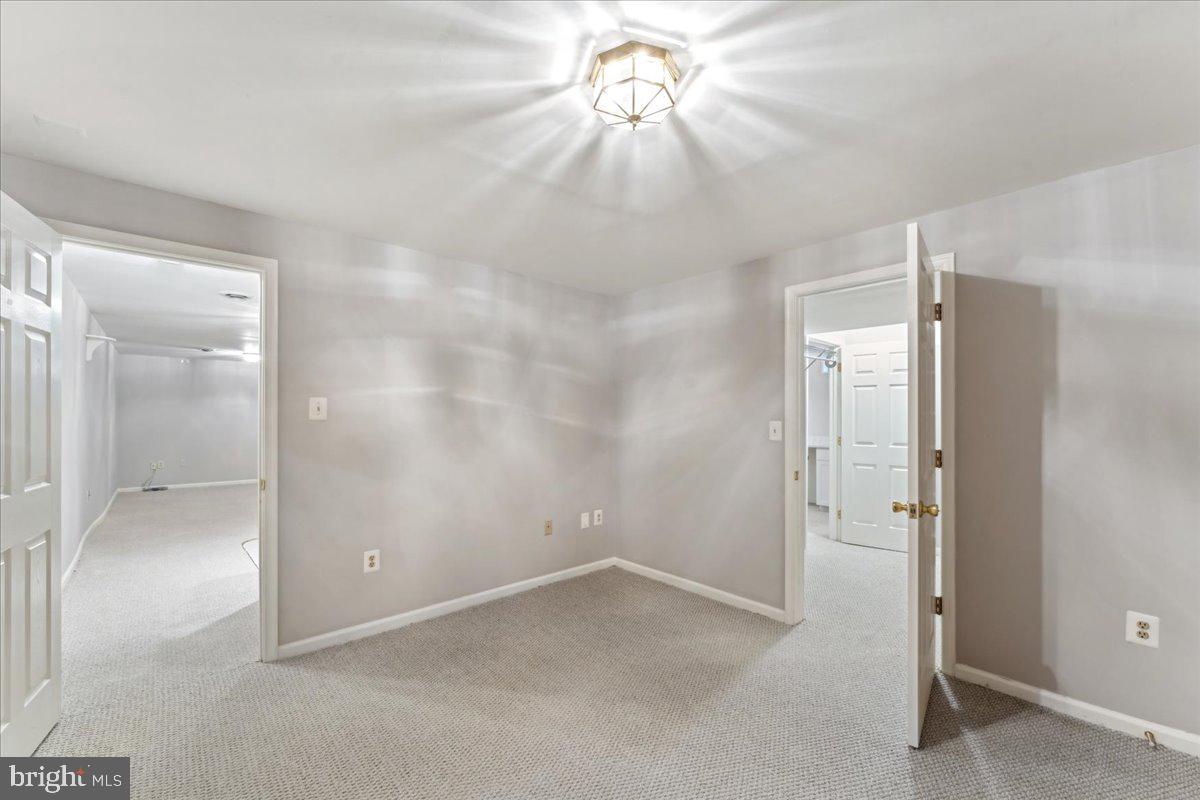 12417 Rock Ridge Road Herndon, VA 20170 - Photo 37 of 43 Gallery Image 37