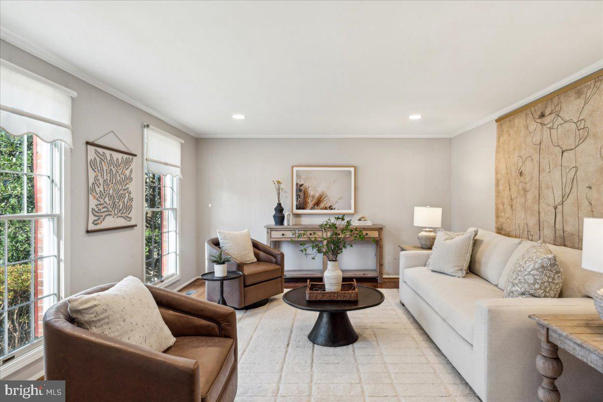 12417 Rock Ridge Road Herndon, VA 20170 - Photo 4 of 43 Gallery Image 4