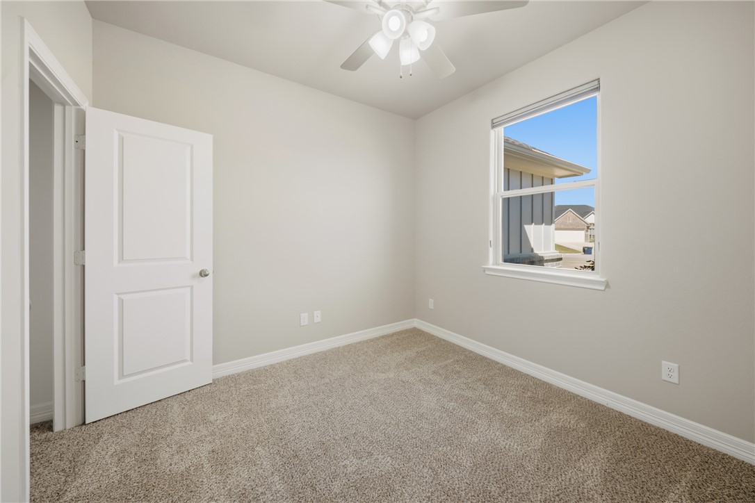 3019 Wolfpack Loop Bryan, TX 77808 - Photo 31 of 36