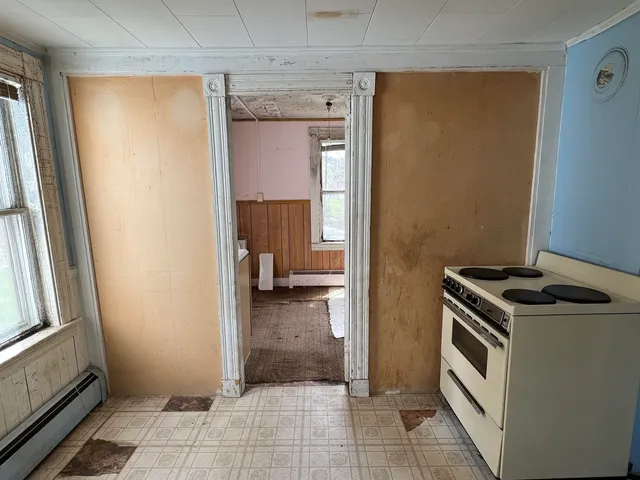 $58,900 | 26 South Railroad Street, Roxbury, ME 04275