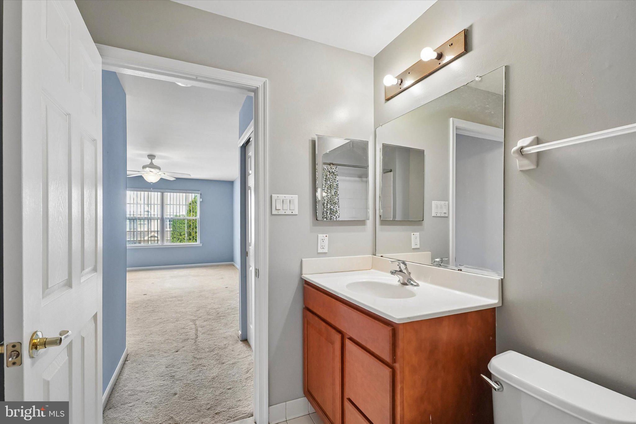 222 Flagstone Road, Unit 7 Chester Springs, PA 19425 - Photo 17 of 24 En-suite Bath