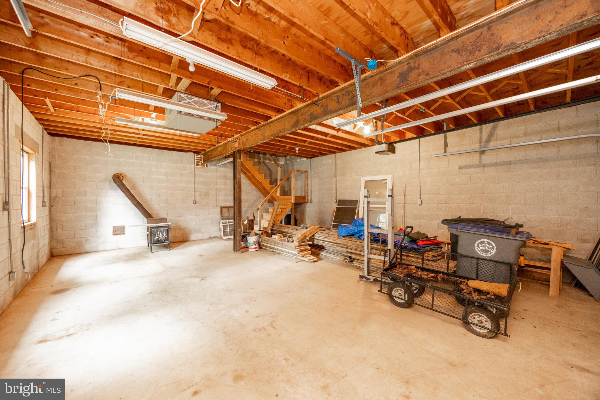 570 Font Road Downingtown, PA 19335 - Photo 3 of 52