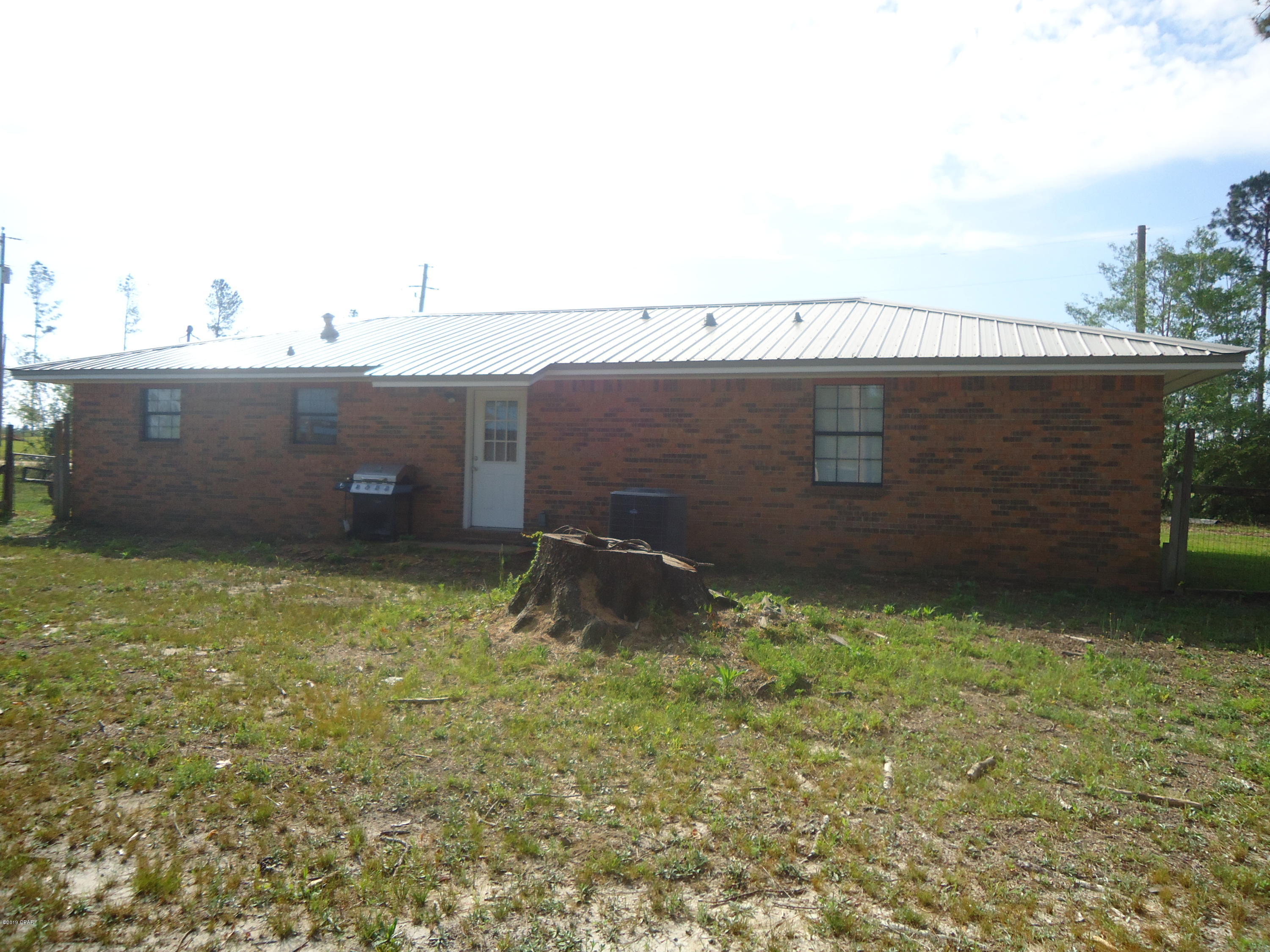 2131 Morris Road Cottondale, FL 32431 - Photo 2 of 19