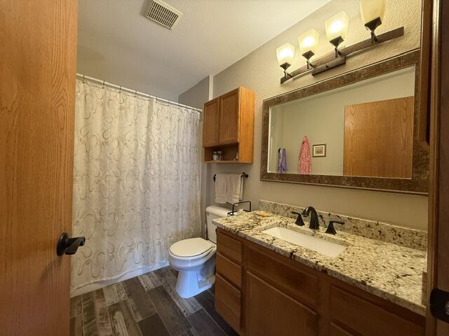 N43-w32877 Rasmus Road, Unit 7H Nashotah, WI 53058 - Photo 17 of 38 Primary Bath