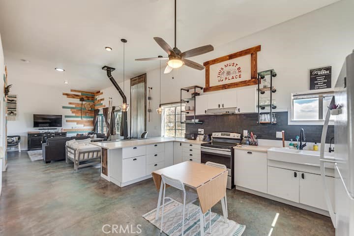 58725 Botkin Road Landers, CA 92285 - Photo 9 of 28 Gallery Image 9