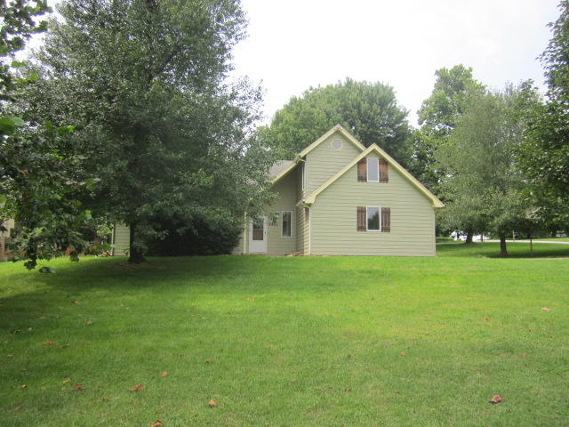 1411 South Briar Avenue Springfield, MO 65809 - Photo 1 of 1 IMG_3866