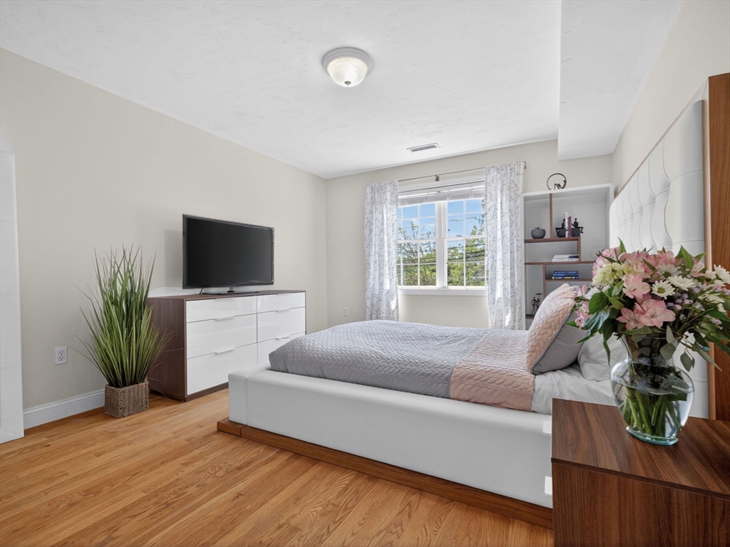 189 Grove Street, Unit 2 Waltham, MA 02453 - Photo 8 of 30