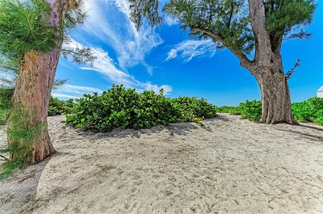 $725,000 | 101 73rd Street, Unit 3, Holmes Beach, FL 34217