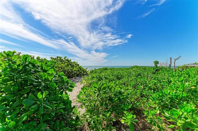 $725,000 | 101 73rd Street, Unit 3, Holmes Beach, FL 34217