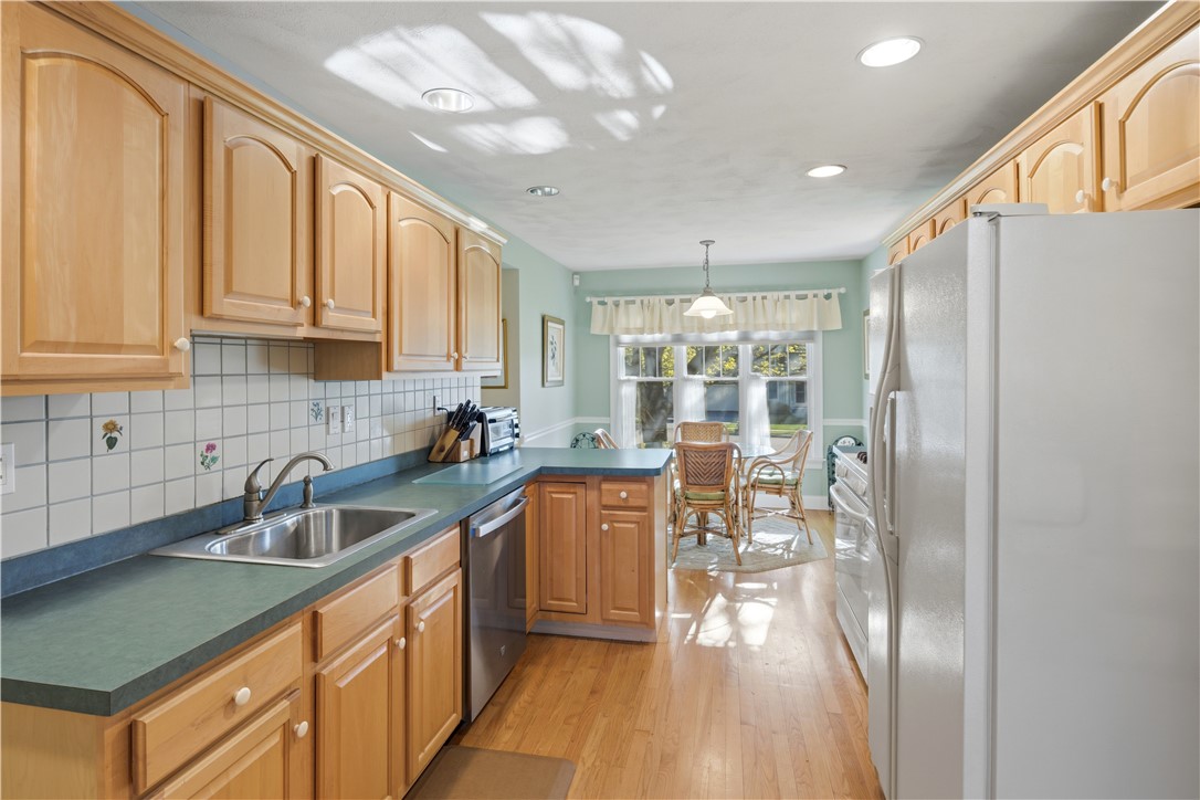 22 Channel View, Unit 2 Warwick, RI 02889 - Photo 7 of 49