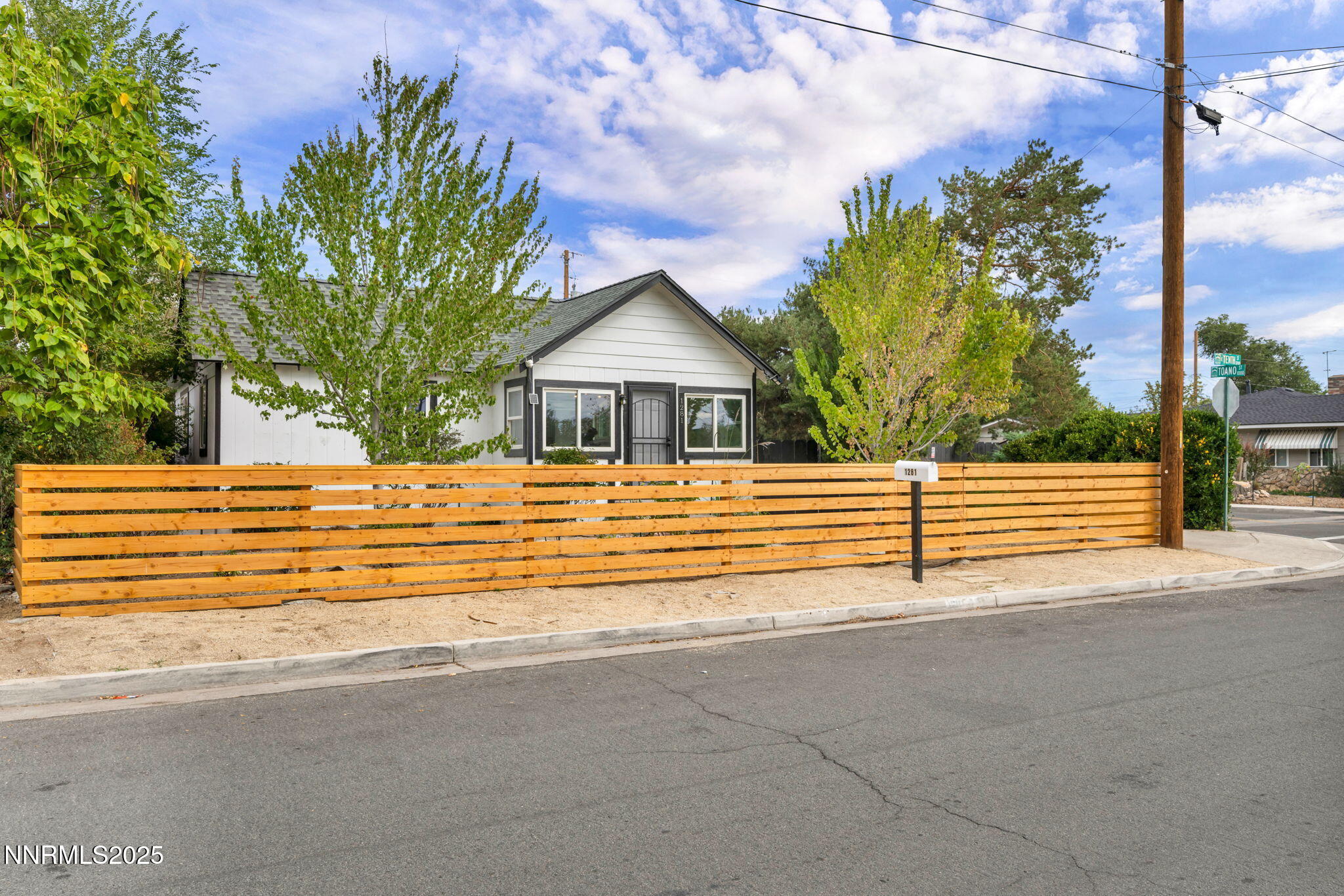 1281 East 10th Street Reno, NV 89512 - Photo 3 of 33 9-web-or-mls-1281-e-10th-st