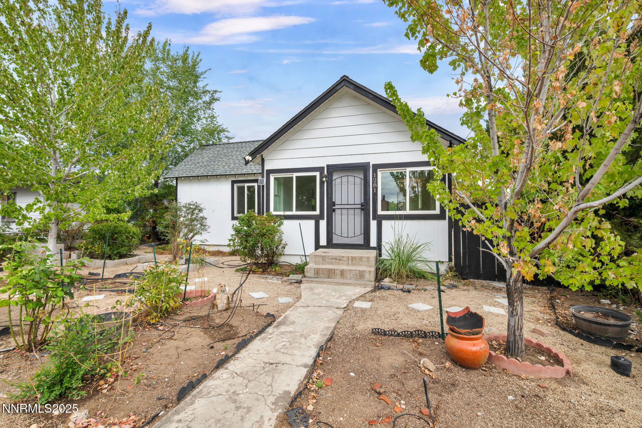 1281 East 10th Street Reno, NV 89512 - Photo 5 of 33 2-web-or-mls-1281-e-10th-st