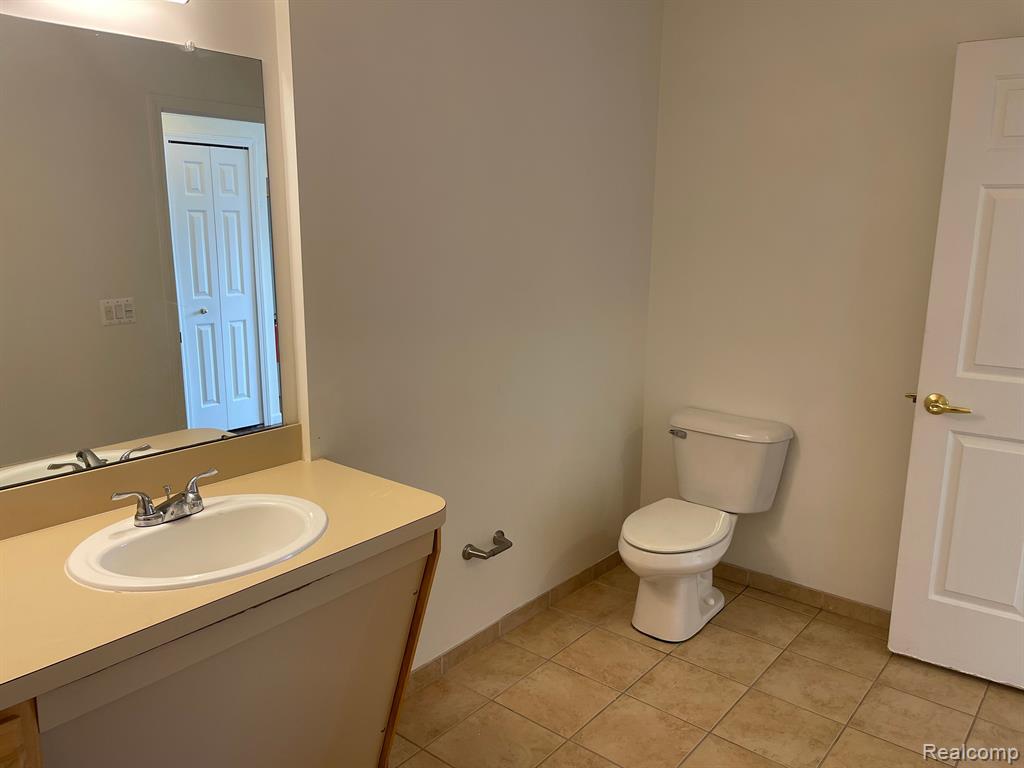 1125 Eureka Road, Unit 101 Wyandotte, MI 48192 - Photo 12 of 13
