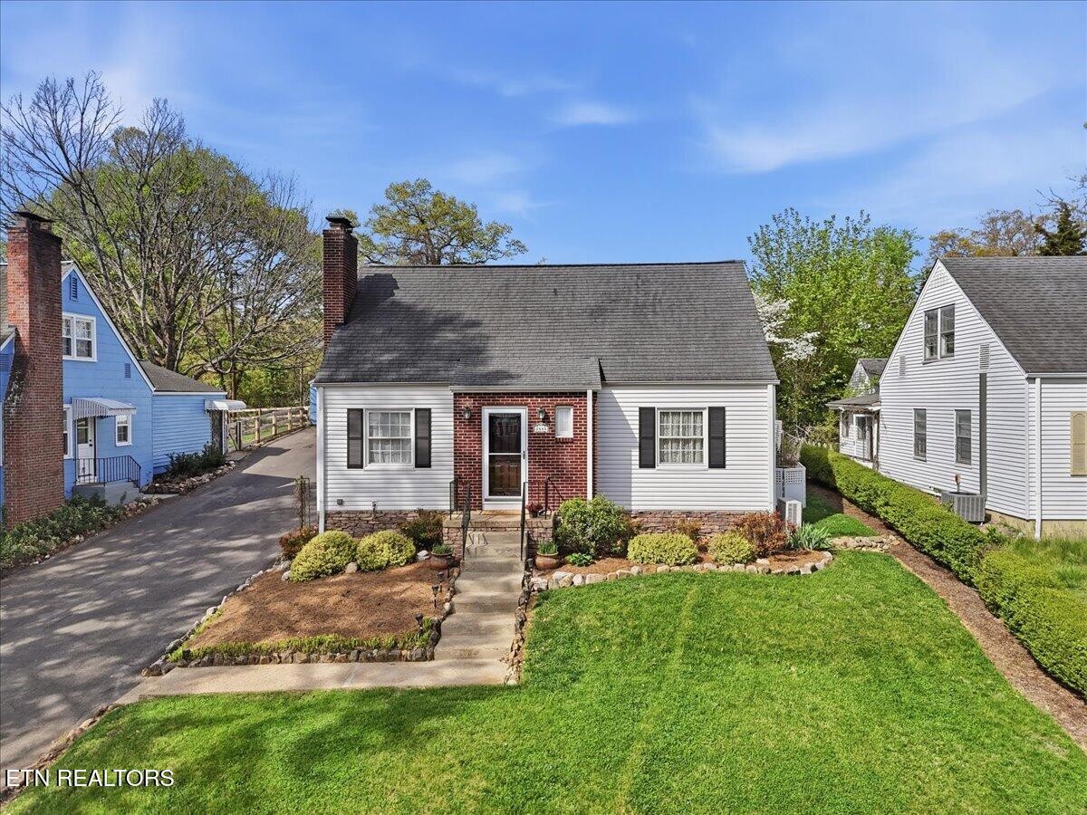 2445 Kennington Road Knoxville, TN 37917 - Photo 1 of 36