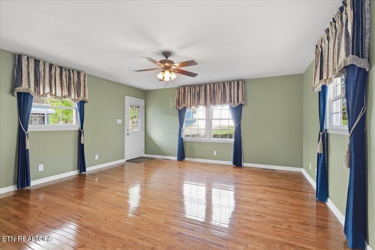 2445 Kennington Road Knoxville, TN 37917 - Photo 14 of 36