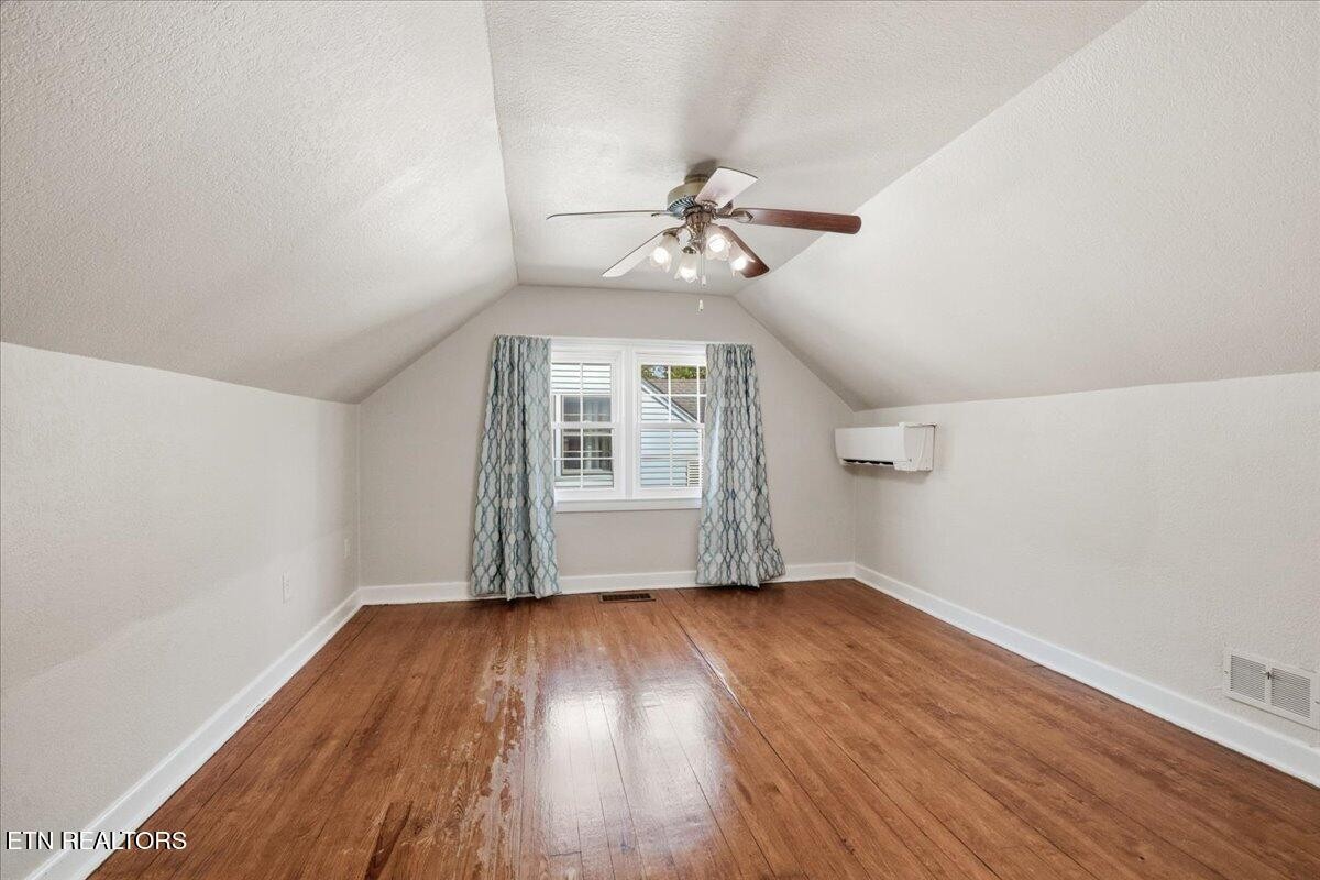 2445 Kennington Road Knoxville, TN 37917 - Photo 20 of 36