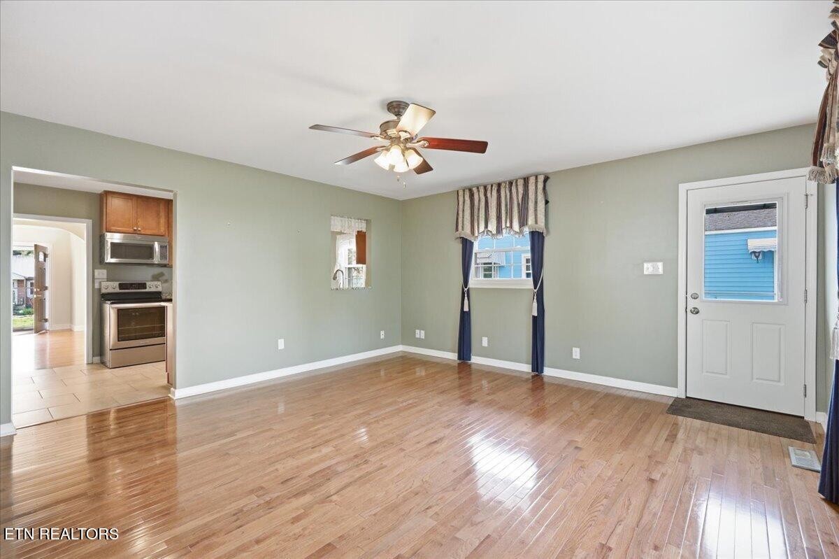 2445 Kennington Road Knoxville, TN 37917 - Photo 2 of 36