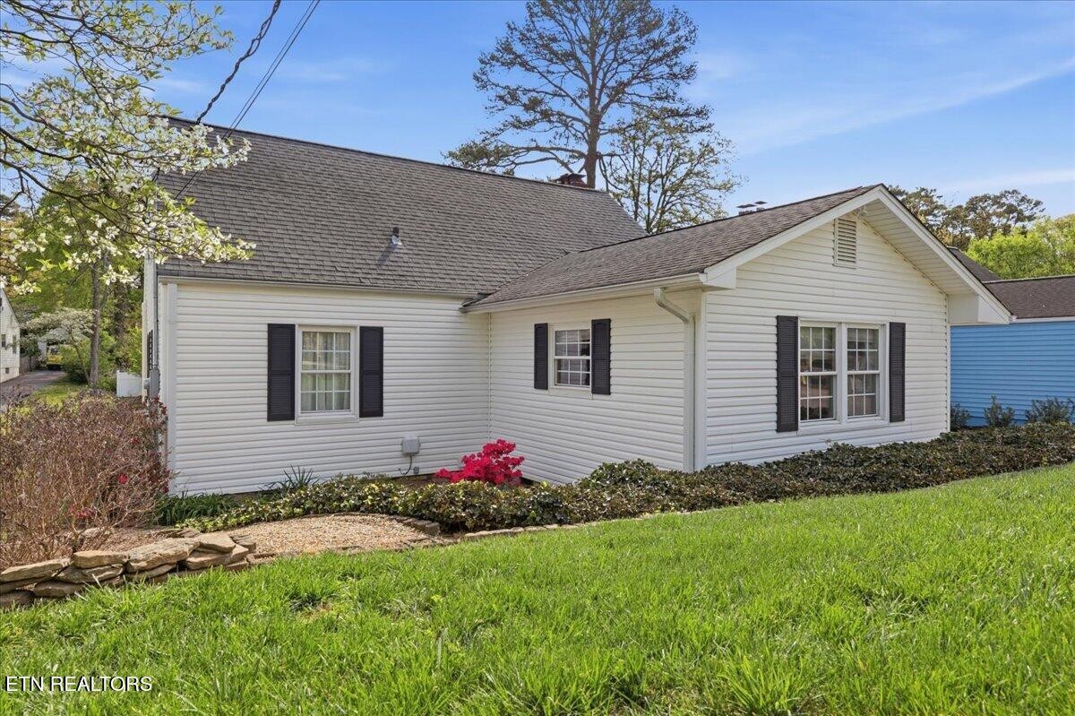 2445 Kennington Road Knoxville, TN 37917 - Photo 31 of 36