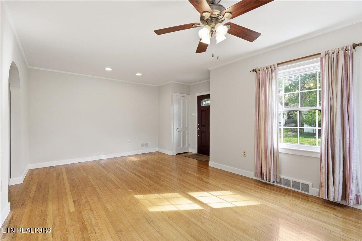 2445 Kennington Road Knoxville, TN 37917 - Photo 8 of 36