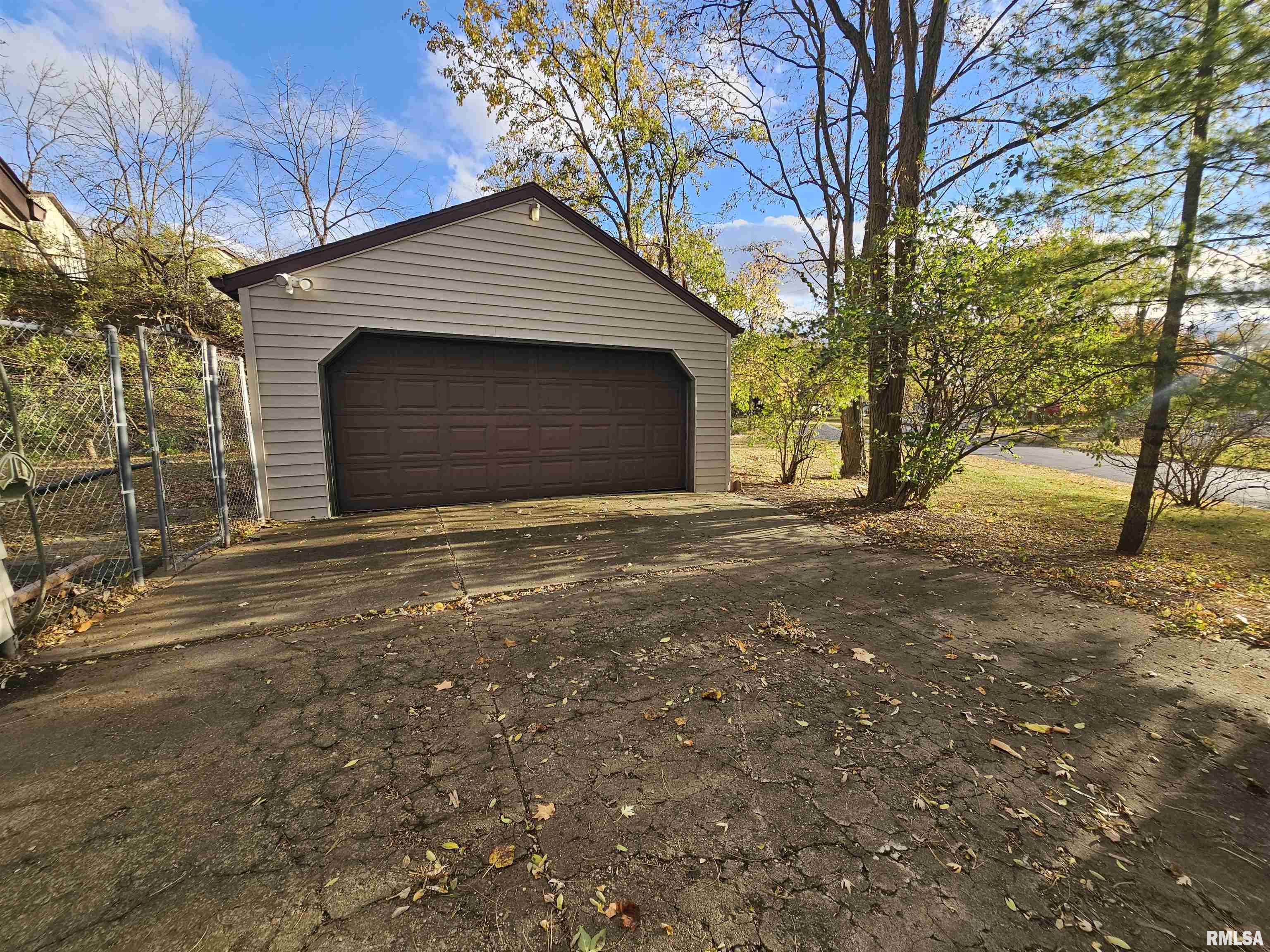 5202 North Ronald Road Peoria, IL 61614 - Photo 23 of 24 Gallery Image 23