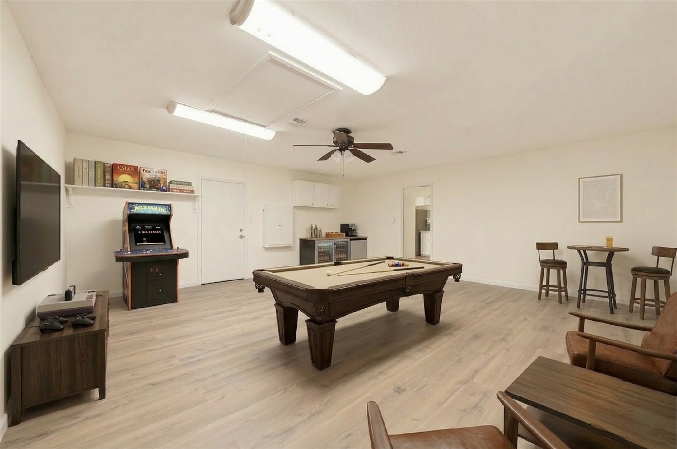 5646 Hazen Street Houston, TX 77081 - Photo 39 of 43 The perfect place to stage your ideal game room. *This room is virtually staged