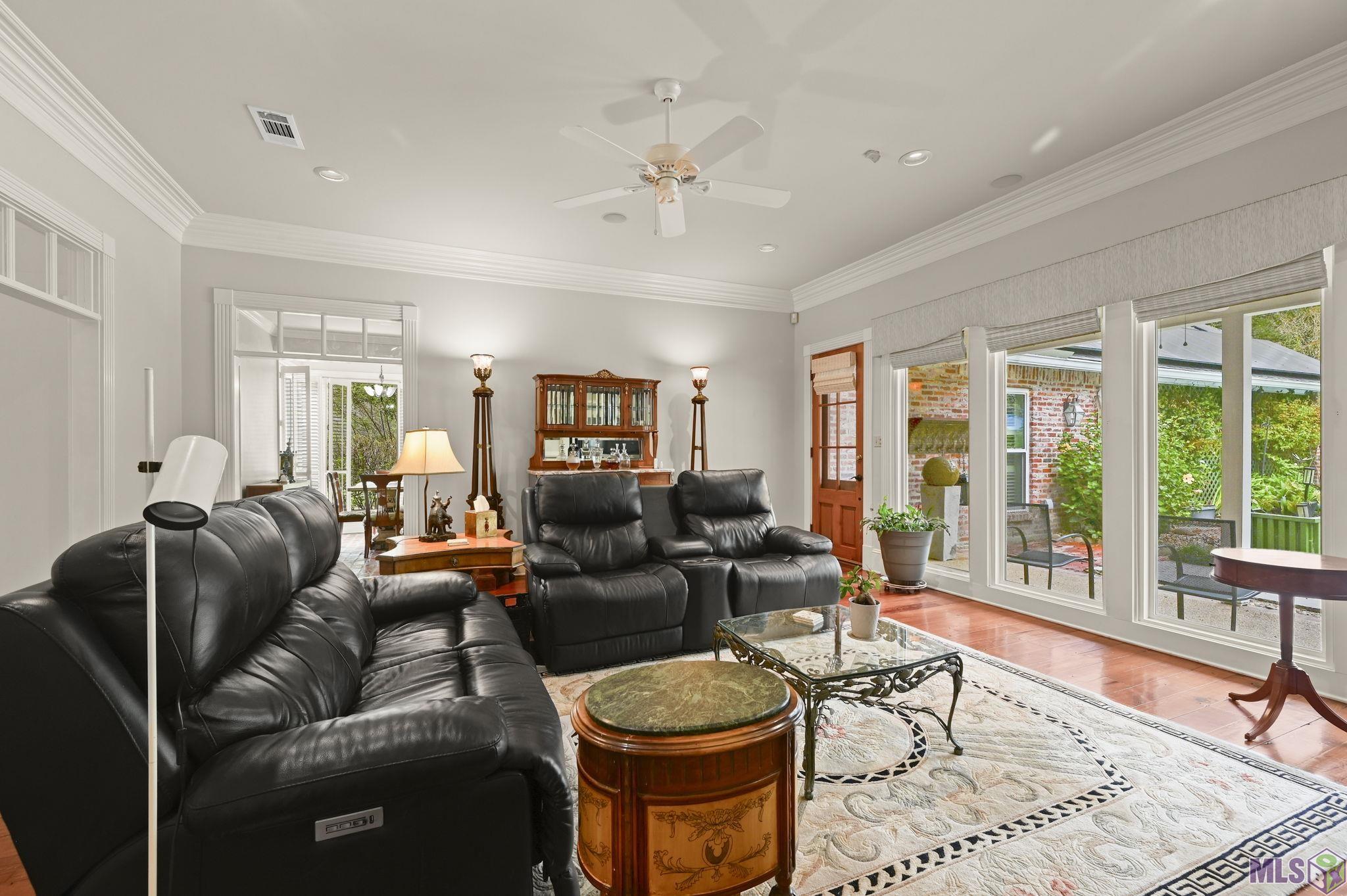 14513 Cottage Oak Avenue Baton Rouge, LA 70810 - Photo 12 of 54 LARGE LIVING ROOM