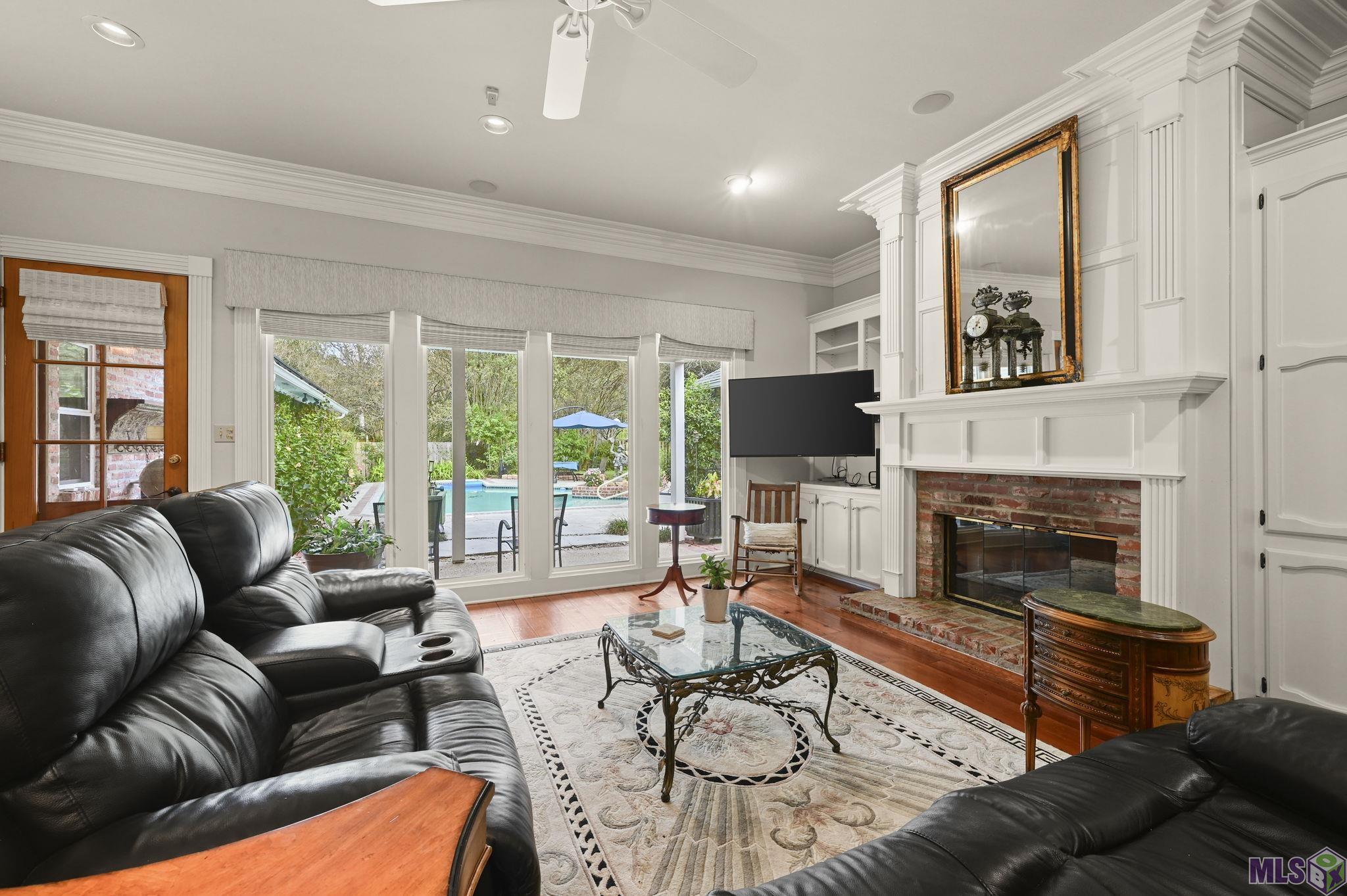 14513 Cottage Oak Avenue Baton Rouge, LA 70810 - Photo 14 of 54 LIVING ROOM