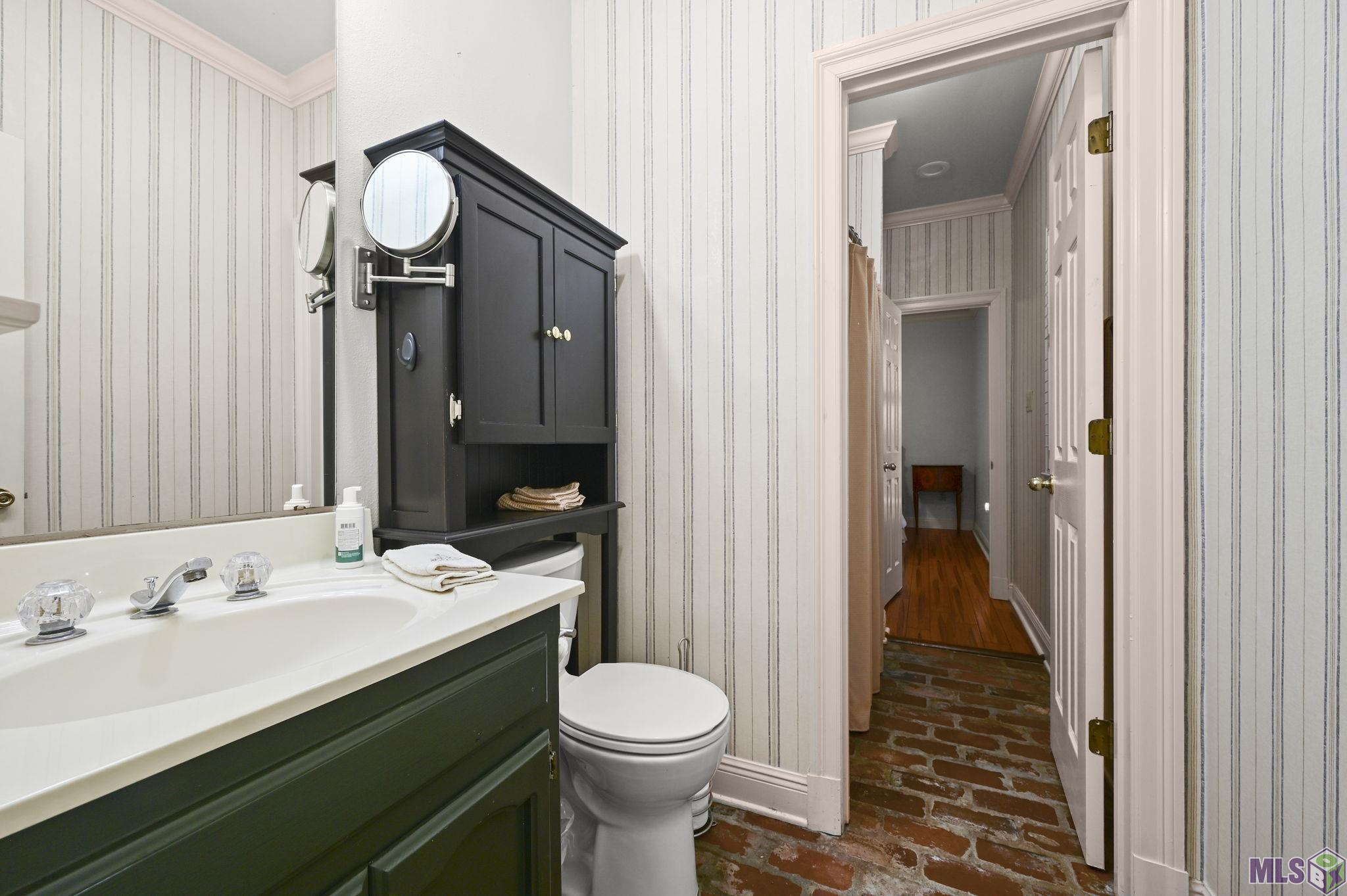 14513 Cottage Oak Avenue Baton Rouge, LA 70810 - Photo 47 of 54 3RD BATHROOM