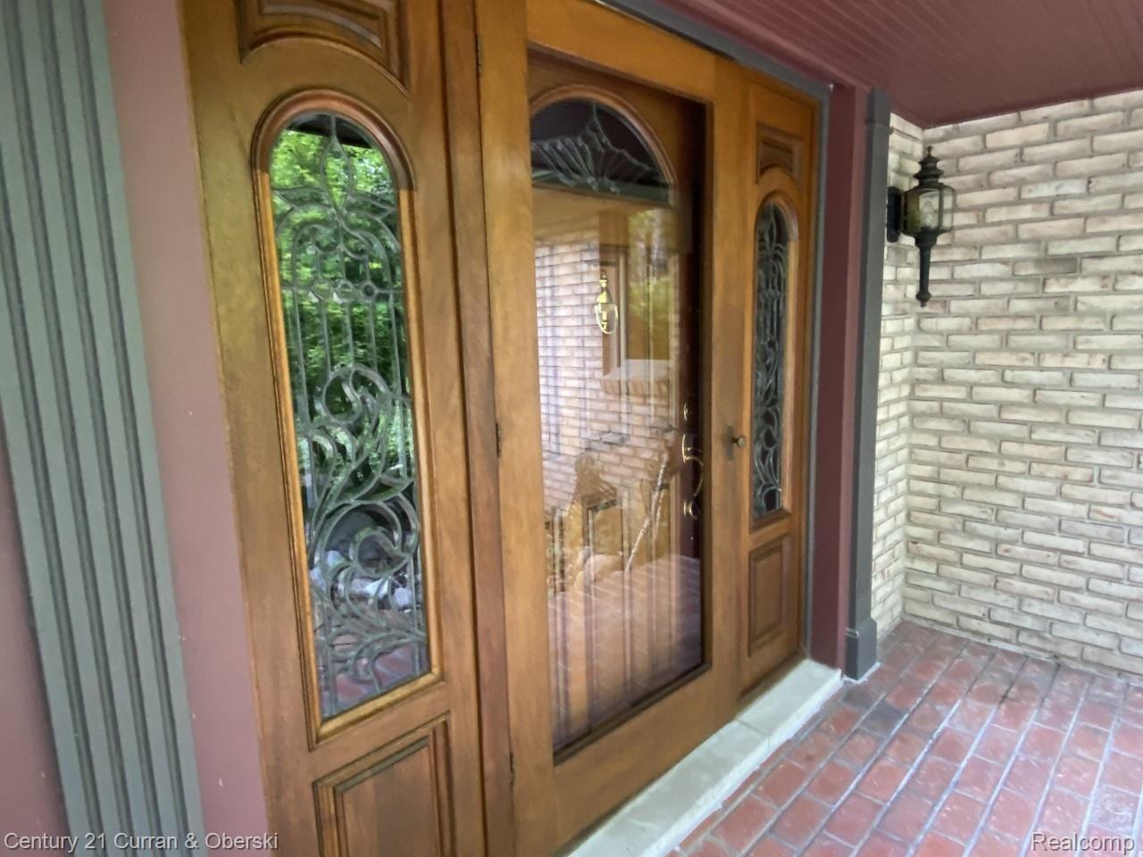 34400 Quaker Valley Road Farmington, MI 48331 - Photo 2 of 40 thumbnail_IMG_1786.jpg