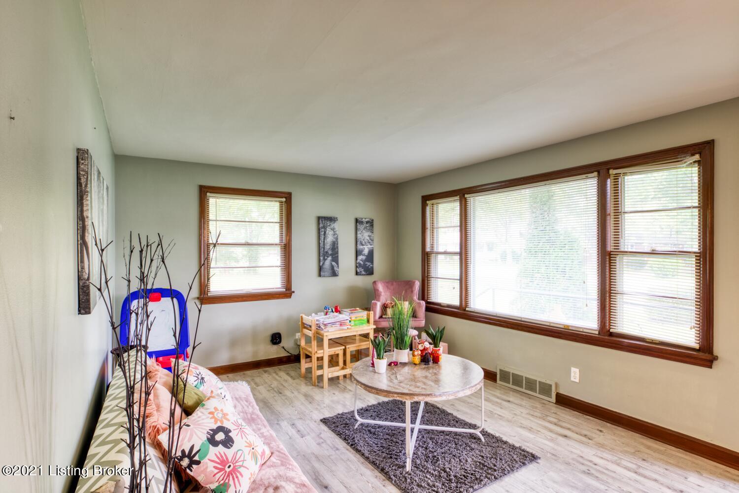 2204 Peaslee Road Louisville, KY 40216 - Photo 6 of 29 GSP-2204_Peaslee_Rd-6