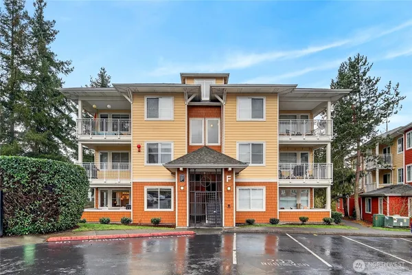 $420,000 | 503 225th Lane Northeast, Unit F101, Sammamish, WA 98074