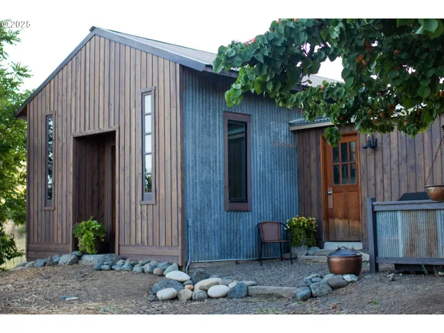 $414,000 | 43580 Old Foothill Road, Richland, OR 97870