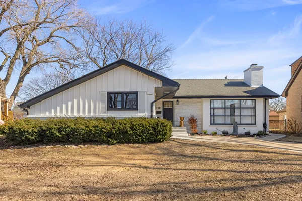 $475,000 | 9525 Parkside Avenue, Oak Lawn, IL 60453