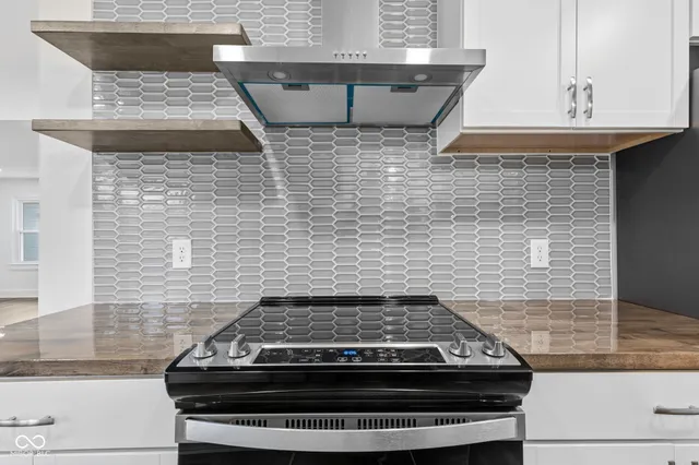 $339,000 | 4705 Allisonville Road, Indianapolis, IN 46205