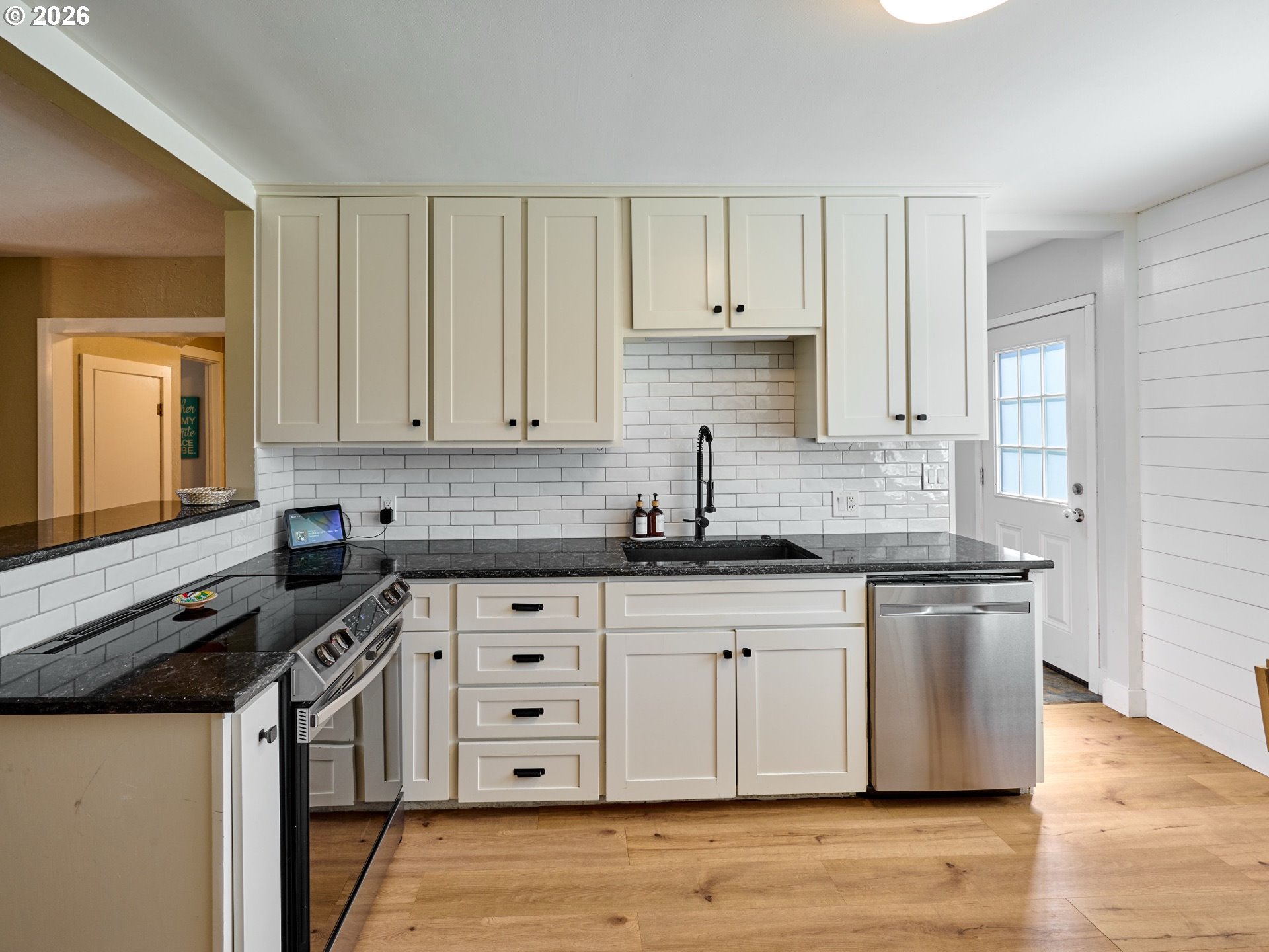 645 Northwest 5th Avenue Canby, OR 97013 - Photo 8 of 41