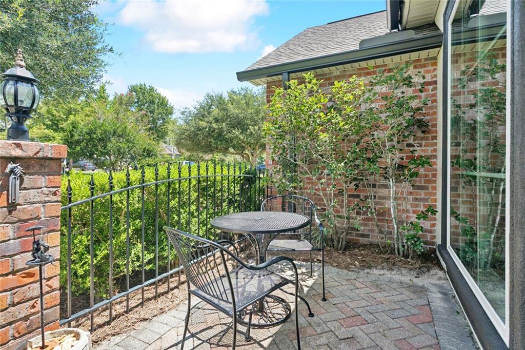 424 Dockside Drive Slidell, LA 70461 - Photo 4 of 35