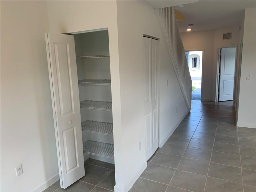 28730 Southwest 132nd Court Homestead, FL 33033 - Photo 14 of 36 20211228030825937571000000-o