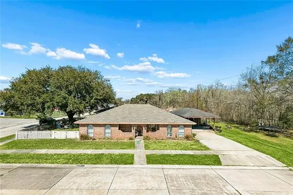 $220,000 | 2201 Bobolink Drive, St. Bernard, LA 70085
