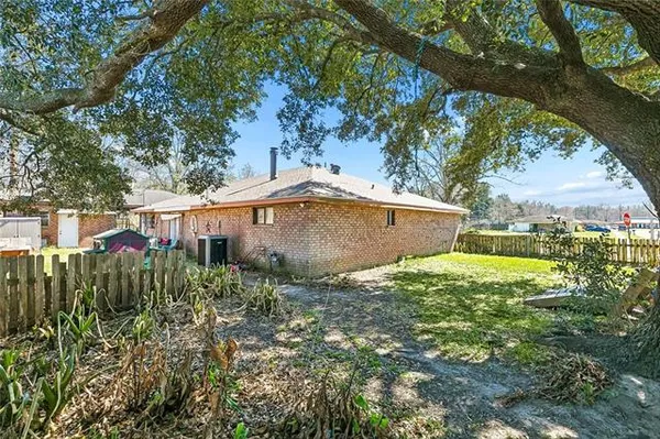 $220,000 | 2201 Bobolink Drive, St. Bernard, LA 70085