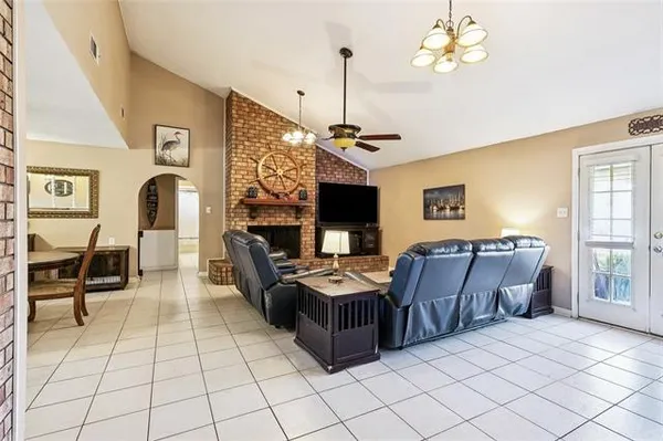 $220,000 | 2201 Bobolink Drive, St. Bernard, LA 70085