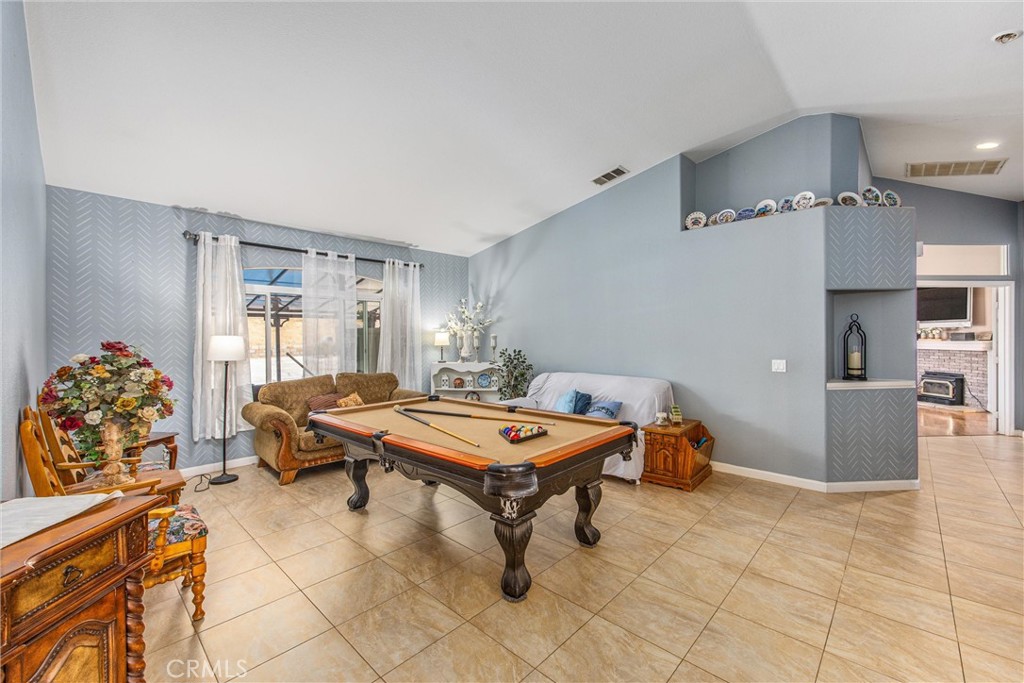 13997 Riverside Drive Apple Valley, CA 92307 - Photo 4 of 55