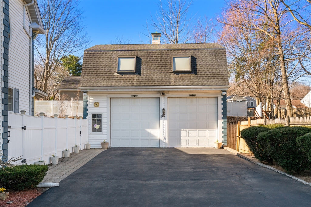 113 Temple Road Waltham, MA 02452 - Photo 3 of 35